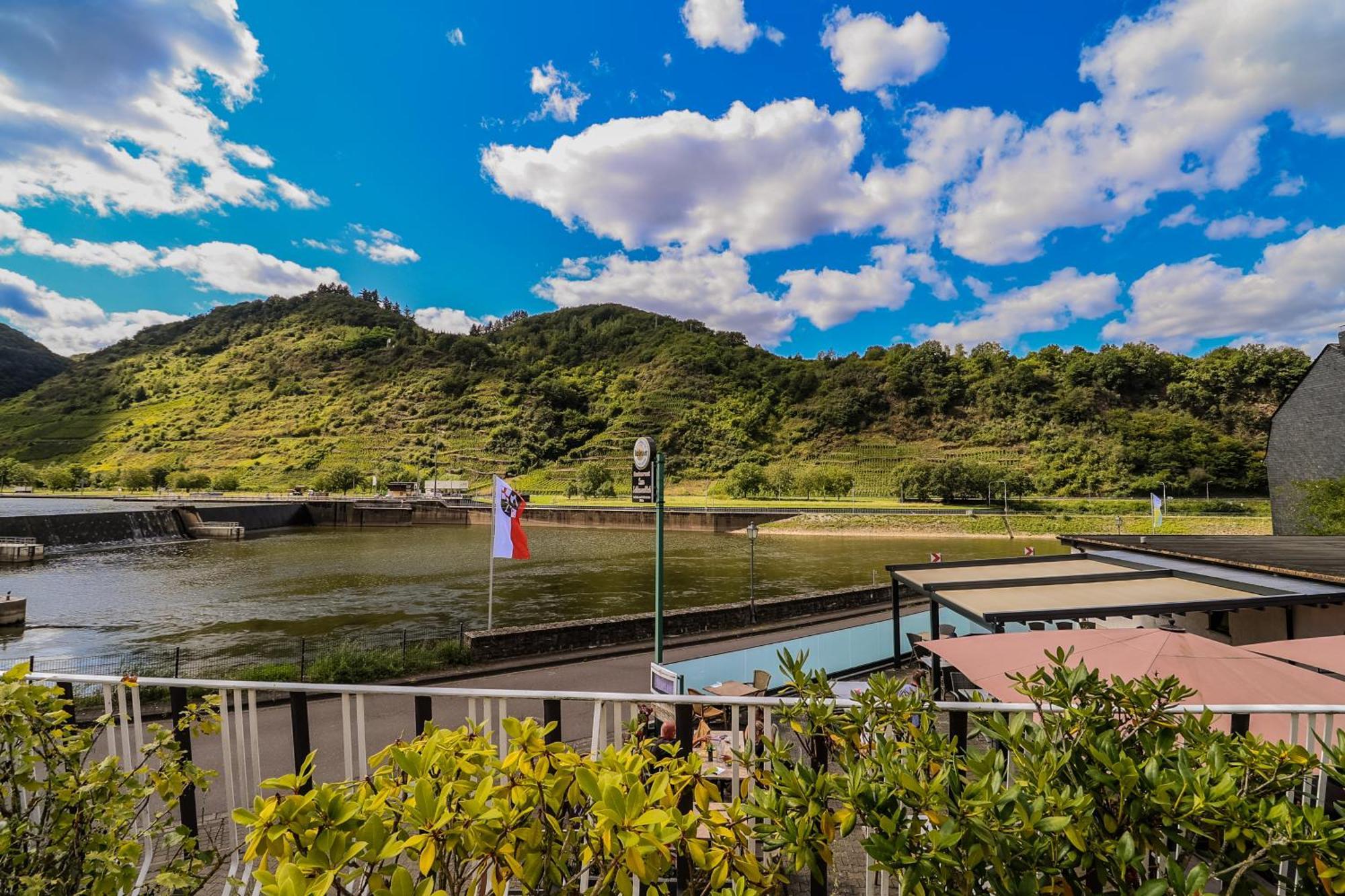 Exklusive Moselidylle: Fewo Mit Traumhaftem Staustufenblick, Netflix, Terrasse Neef Extérieur photo